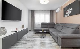 Decebal Flat